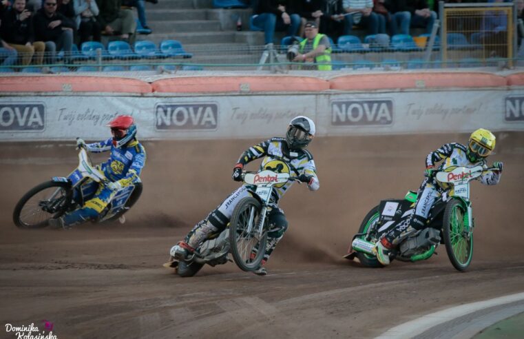 Smederna i Indianerna w półfinale!