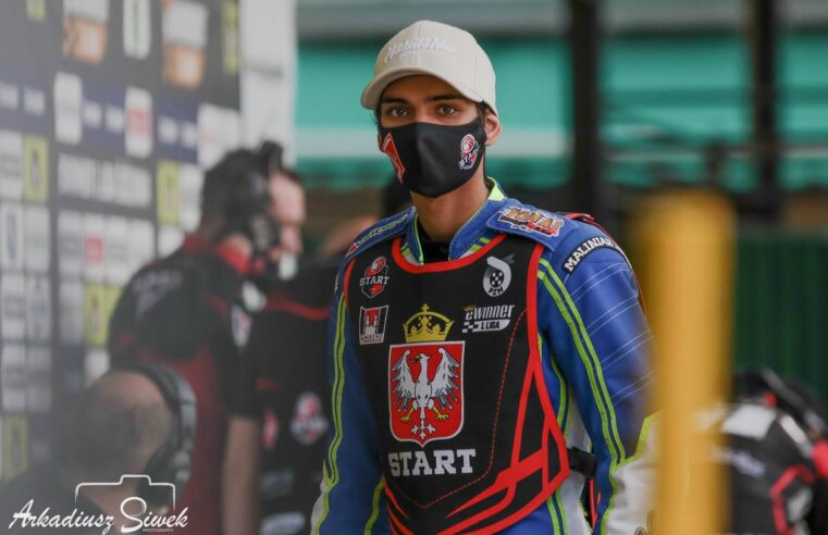 Jazda z czołówką, to dla niego doskonały trening. Wie, że kiedyś będzie od nich lepszy