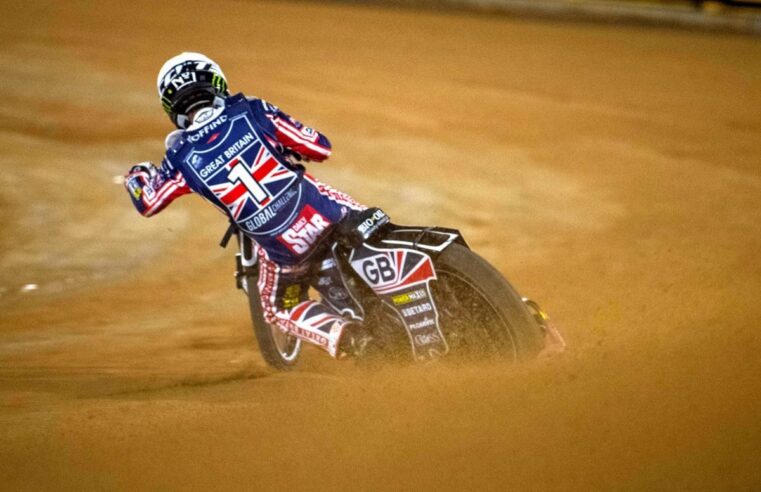 Przykre konsekwencje upadku Woffindena w SoN. „Najpoważniejsze obrażenia są w lewej nodze”