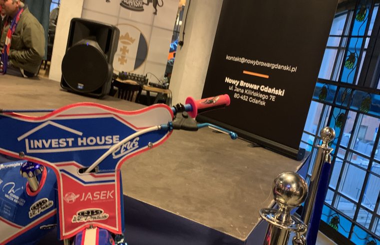 Co się dzieje z Rasmusem Jensenem? „Bardzo się stara”.