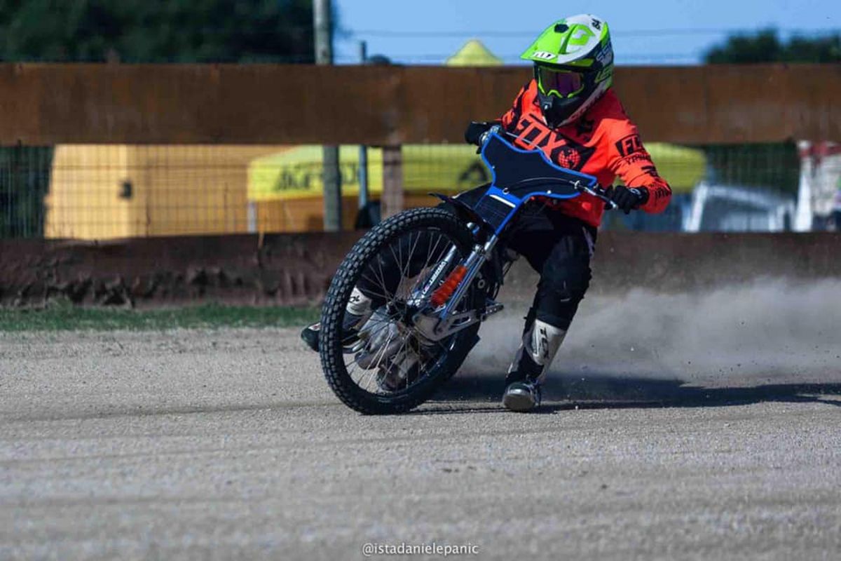 Mariuxi Taranto. Ecuadorian at the speedway track