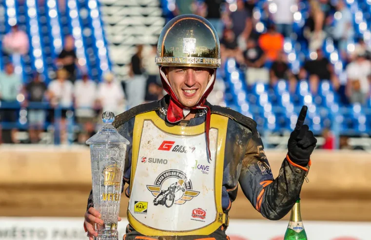 Dimitri Bergé wygrał 77. Zlatą Přilbę. po dramatycznym finale