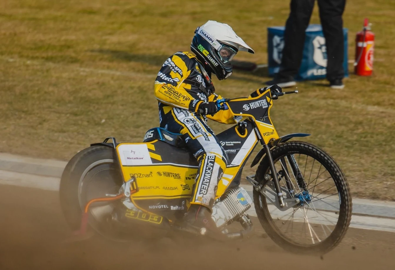 Antoni Mencel wygrywa w Ostrowie rundę eliminacyjną do finału Srebrnego Kasku