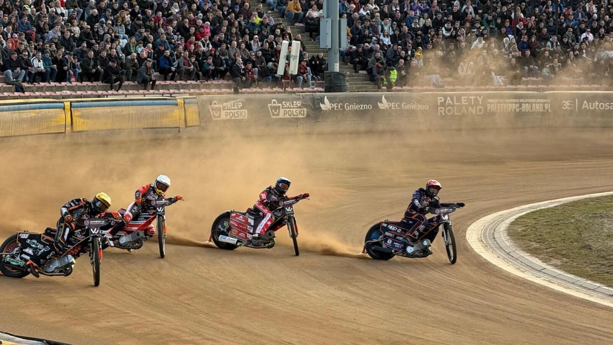 Gdzie obejrzeć Finał Srebrnego Kasku 2026? Transmisja TV i online